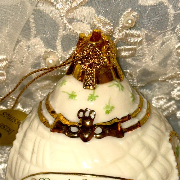 Irish Blessings Set of 3 New Bradford Editions
Heirloom porcelain ornament 1999 - Picture 10 of 12